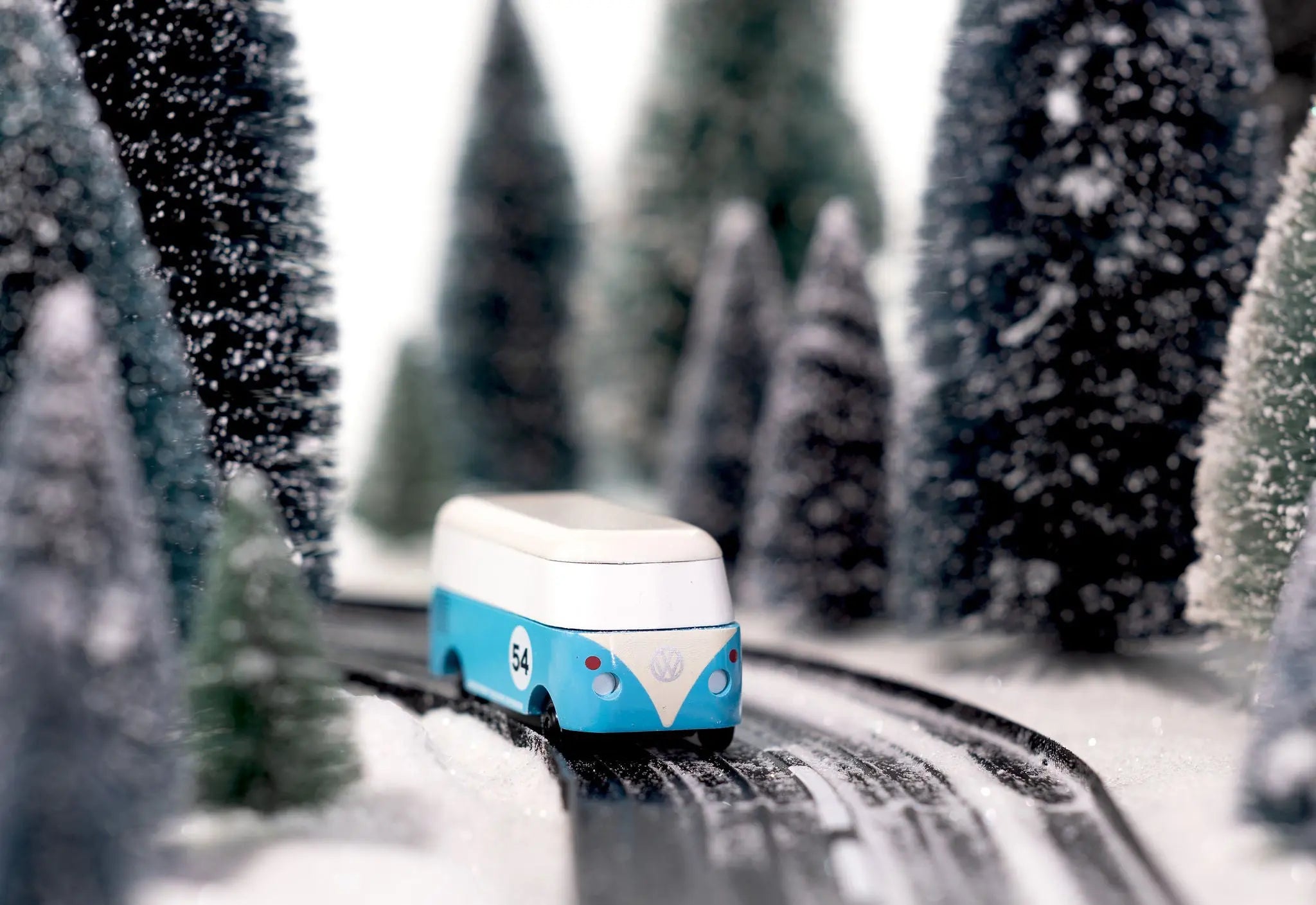 VW T1 Smoky Blue - Wooden Car Candylab